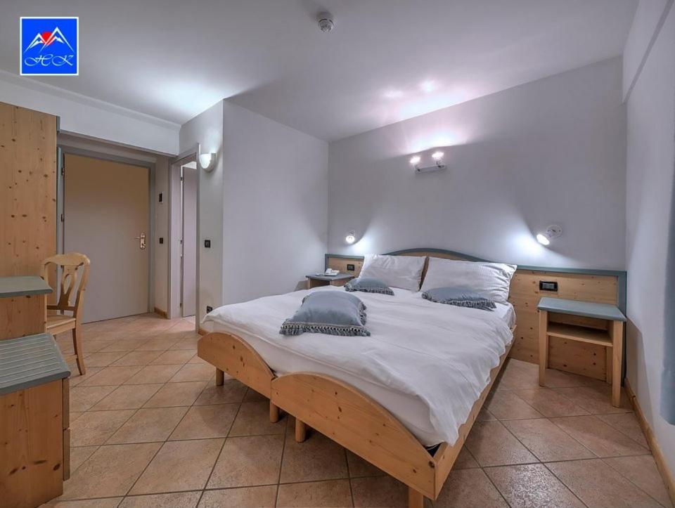 Hotel Kapriol フォルガリダ エクステリア 写真